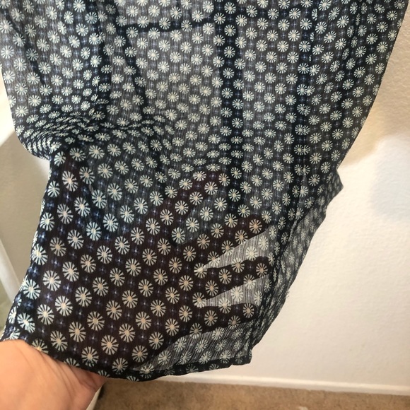 Necessary Objects Blue Print Sheer Tailored Blouse. Size M - Picture 6 of 6